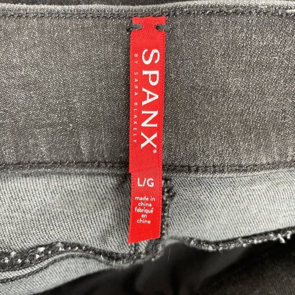 Spanx Jegging Women's Size Large Black Distressed Raw Hem Performance Stretch - Picture 6 of 13